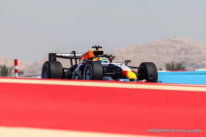 Lindblad-Bahrain-001