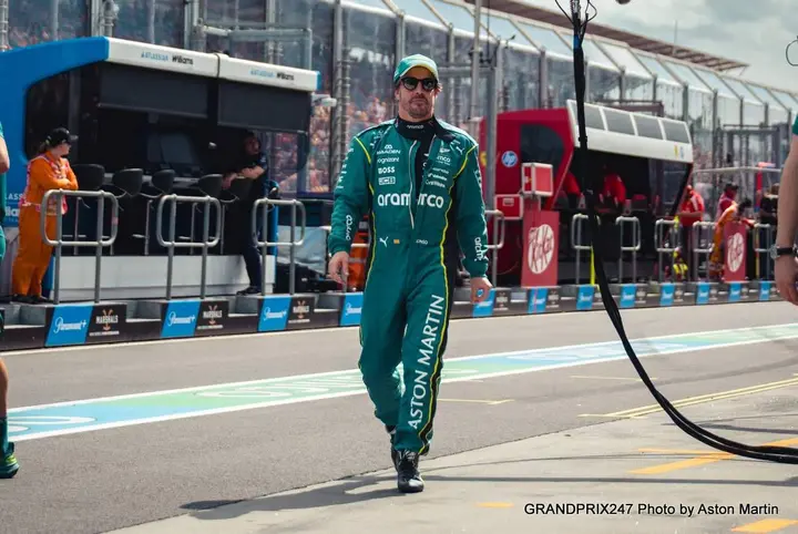 Alonso-Pitlane-2026