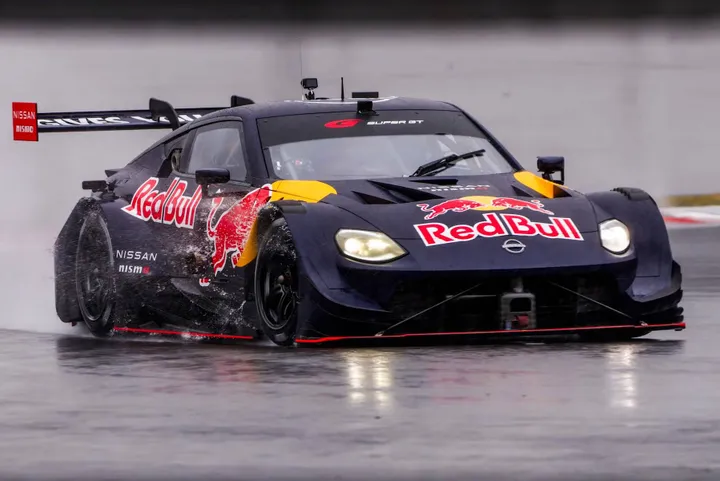 max-verstappen -super gt nissan fuji test red bull