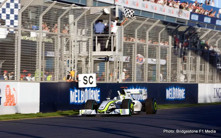 Jenson-Button-wins-2009-Australian-F1-GP-Brawn-GP-BGP001