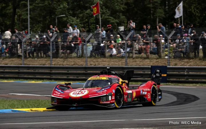 ferrari le mans action