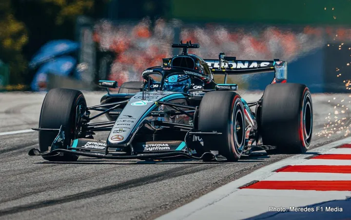 george russell pole austria action photo