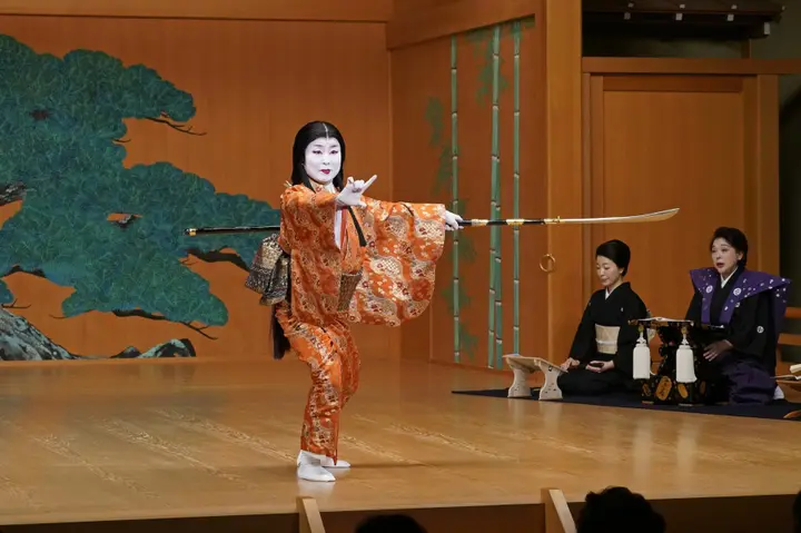 3 jiutamai sokeja tokijyo hanasaki festivalio organizatoriu nuotrauka