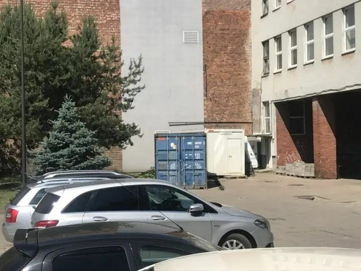 buvusi lietukio garazu teritorija kur 1941 metais vyko masines zudynes 87506185