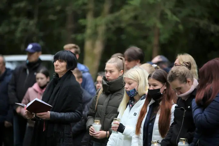 jau zakiai paminklas syd genocido aukoms 431