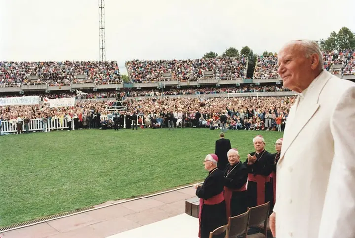 jp2 kn stadione02 d