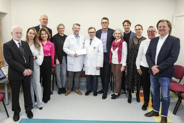 kauno klinikoms padovanotas vends peilis