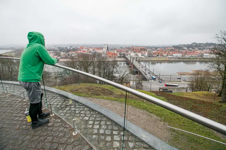 kvk 9438