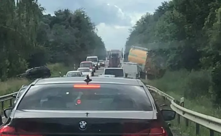 mercedez avarija prienai kaunas kelyje