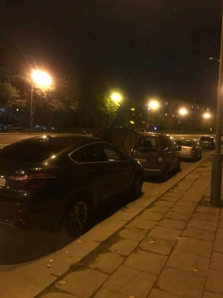 bmw trukdo policijai