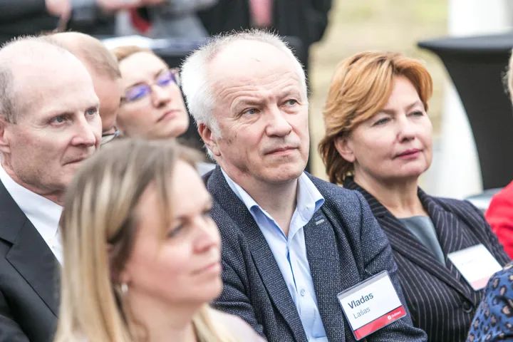 Kauno rajone pradėjo statyti „Hollister“ gamyklą