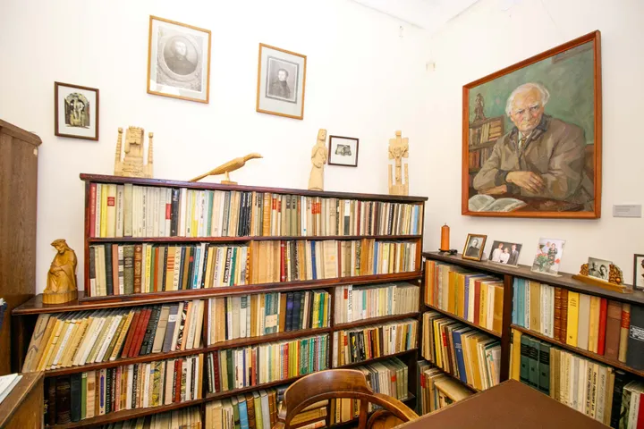 A. ir P. Galaunių namai