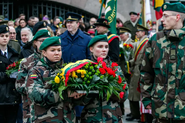Kaunas švenčia Vasario 16-ąją, eisena ir minėjimas Karo muziejuje