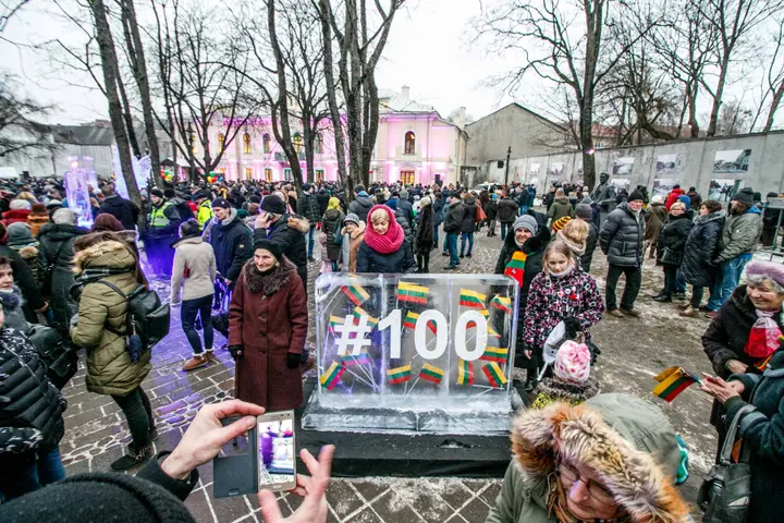 Vasario 16-oji Istorinėje LR Prezidentūroje, Ledo skulptūrų parkas