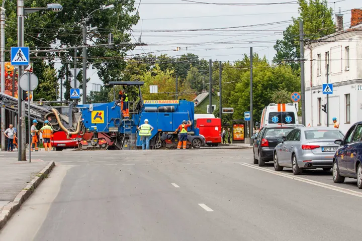 Automobilių spūstys Savanorių prospekte