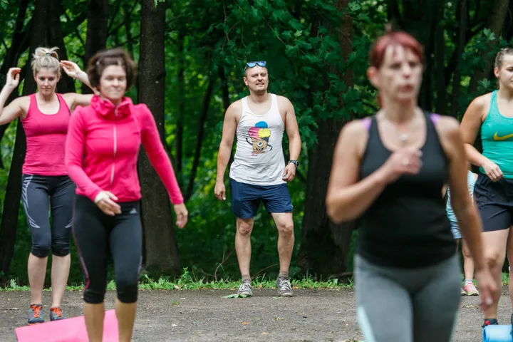 Sporto bendruomenė „Šešios trim“