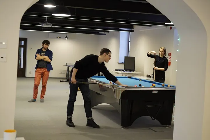 adform str viduje pirma