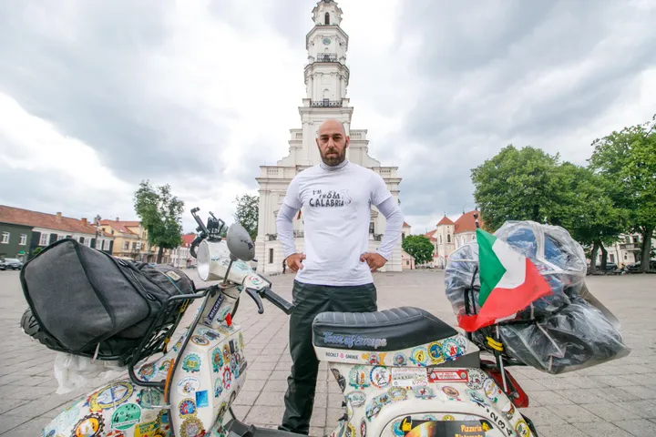 Italas keliauja aplink Europą