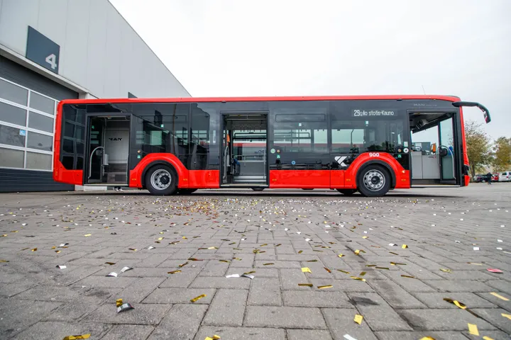 Naujas hibridinis „MAN Lion's City 12 Hybrid“ autobusas