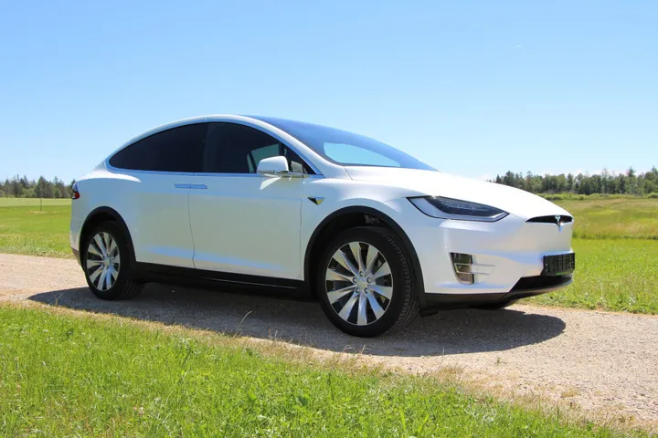tesla 3