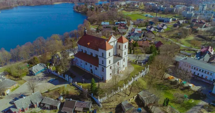 Trak___Āv_Ź. mergel_ŚsMarijosApsilankymo ba_Šny_Źios statini__ kompleksas(Medium)