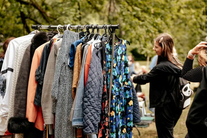 Kauniečiai kviečiami į nemokamas drabužių atiduotuves