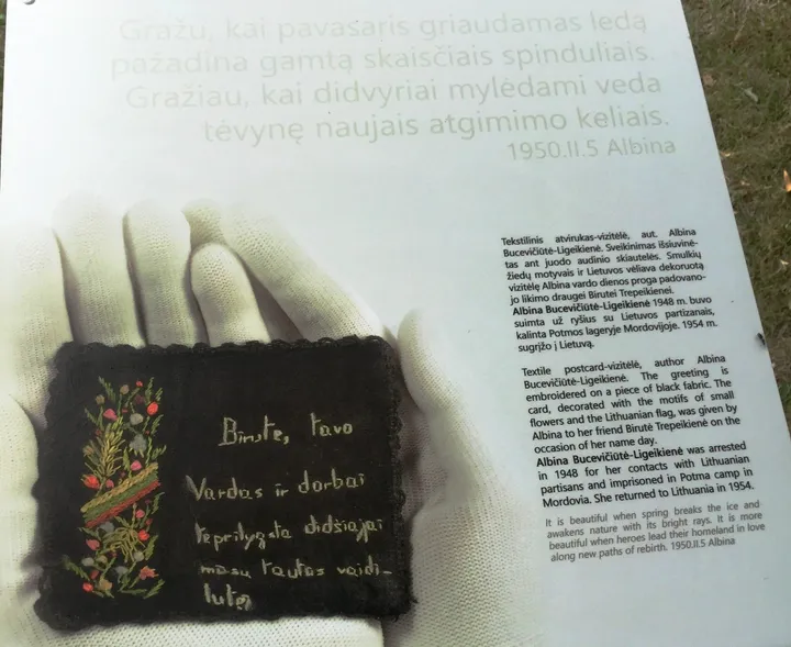 Už ryšius su Lietuvos partizanais kalintos Albinos Bucevičiūtės-Ligeikienės vizitėlė./KVK nuotr.