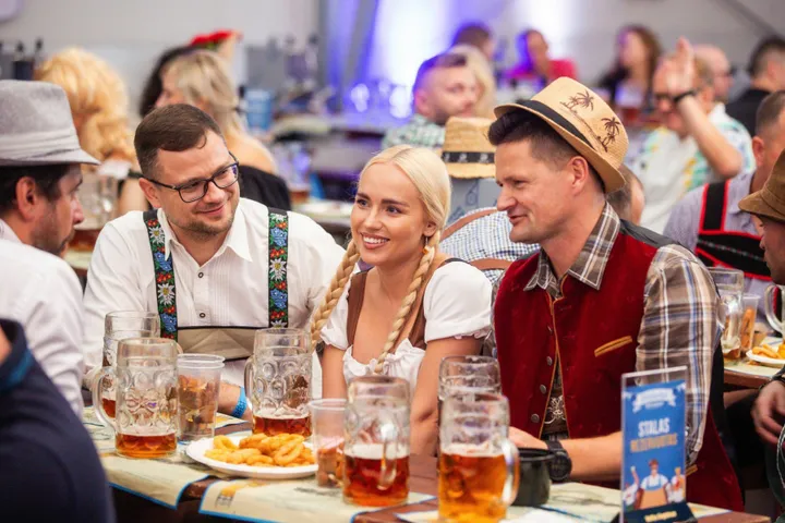 Kaune praūžė ketvirtasis „Oktoberfestas“: šventę vainikavo išskirtinis karališkosios šeimos atstovų vizitas