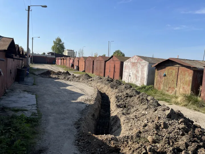 Išraustas įvažiavimas prie garažų / Garažų savininkų nuotr.