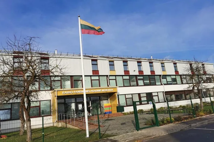 3521a5927d3358a9e30c6a312a1bd21a