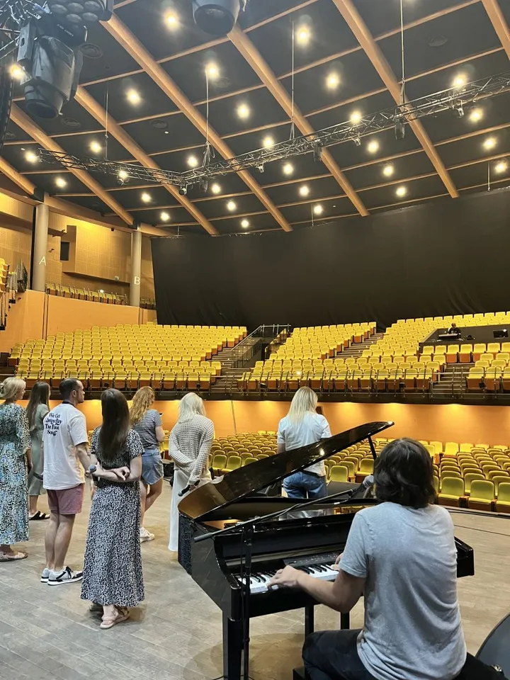 Raigardas Tautkus ir „Šampaninis Kauno choras“ / Asm. albumo nuotr.