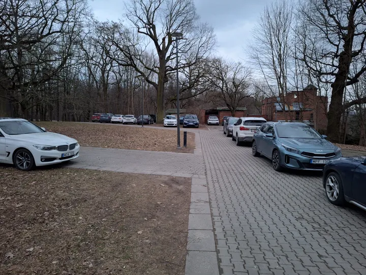 Parkavimas Ąžuolyne / Skaitytojų nuotr.