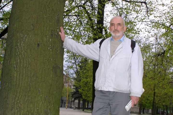 Signataras A. Patackas prie Vienybės ąžuolo / M. Patašiaus nuotr.