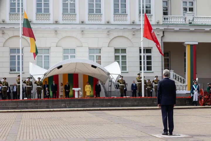 Valstybės vėliavų pakėlimo ceremonija sostinėje / R. Riabovo / BNS nuotr.