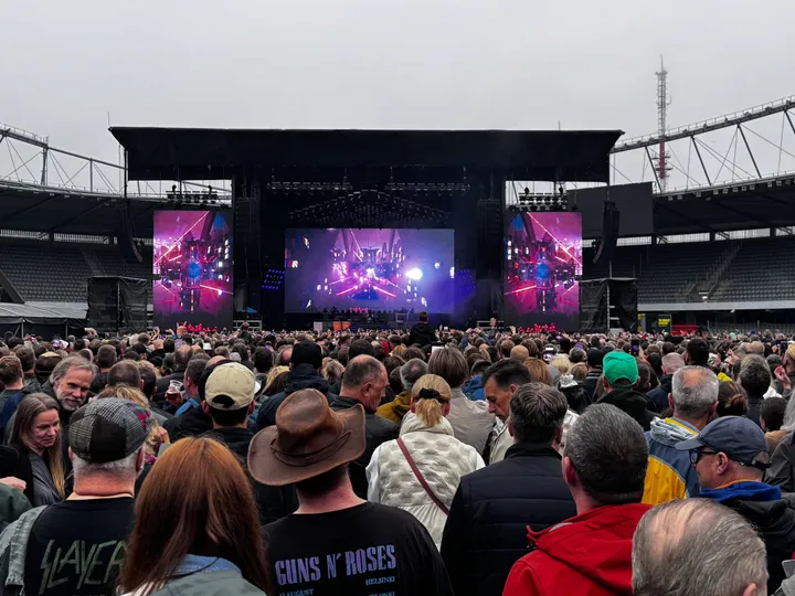 „Guns N' Roses“ žengė į sceną / skaitytojų nuotr.
