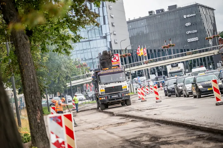 Frezuojama danga Karaliaus Mindaugo prospekte / Kauno sav. nuotr.