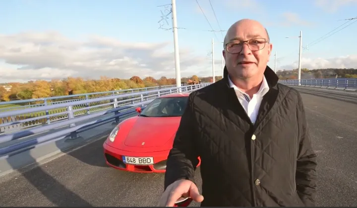 V. Matijošaitis ir Ferrari (stop kadras)