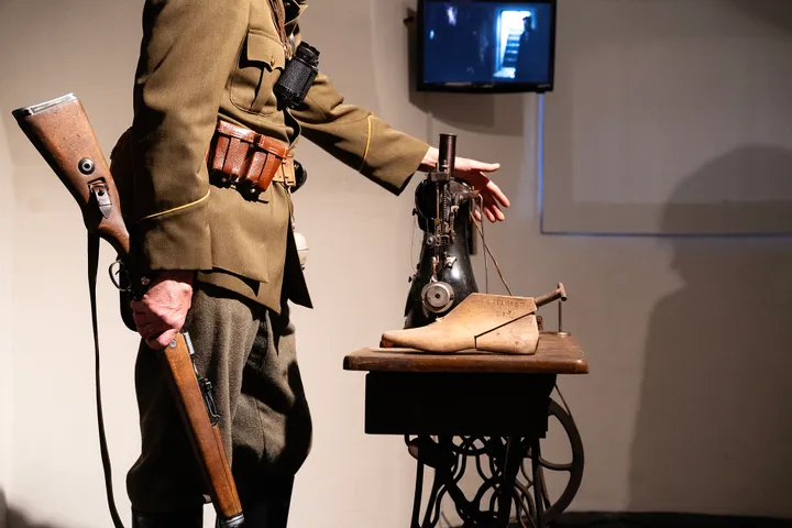 Parodos atidarymo akimirka. E. Kuckailio teatralizuotas pasakojimas, vil...