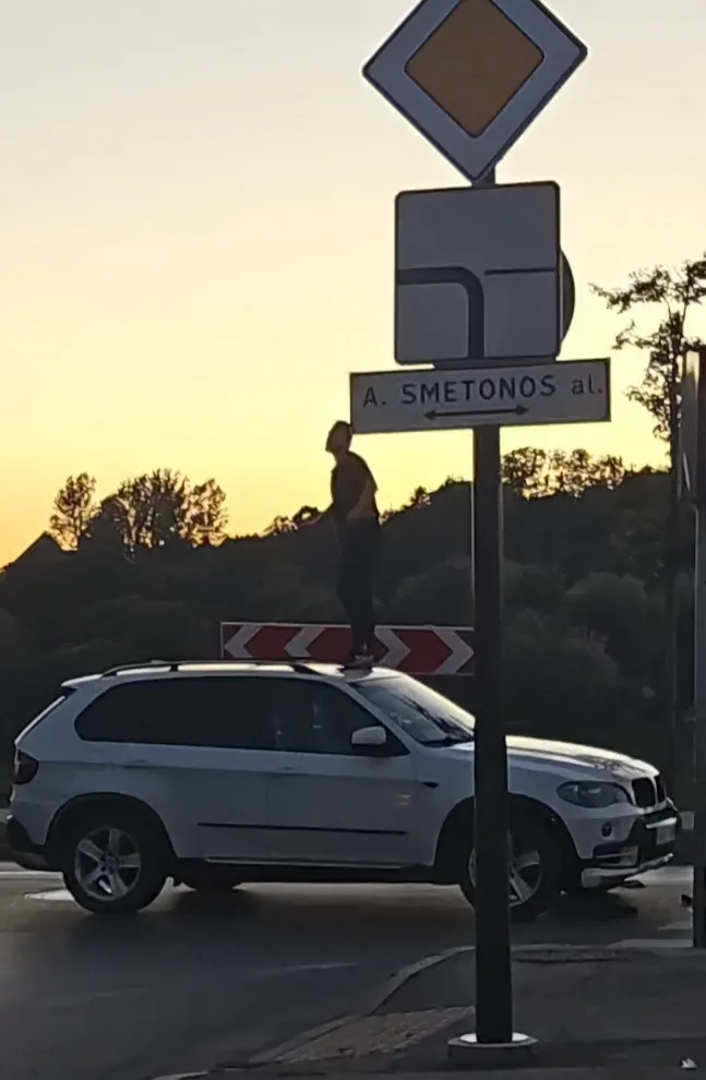 Kauniečio „šėlionės“ Panemunėje / skaitytojo nuotr.