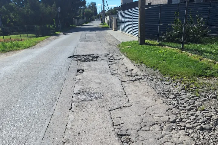 Prasta kelio būklė Mosėdžio gatvėje / Skaitytojų nuotr.