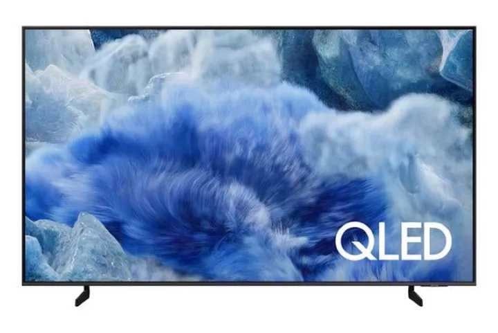 3 televizoriai