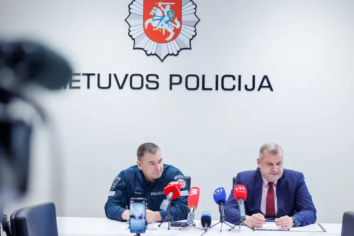 Kauno policijos spaudos konferencija dėl rastų klastočių / E. Ovčarenko / BNS nuotr.