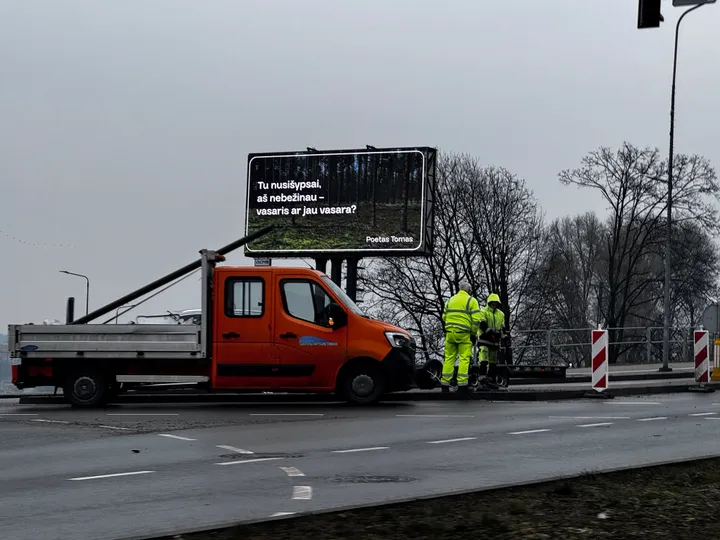 Veiverių g. kliudytas šviesoforas / Skaitytojo nuotr.