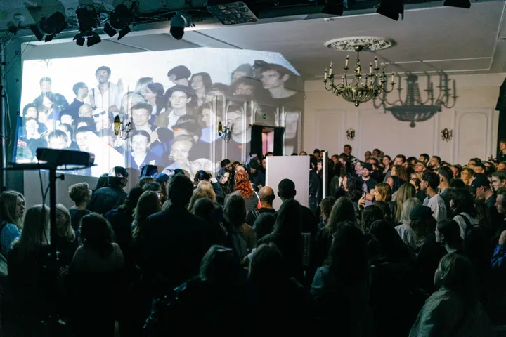 kauno bienale 15 atidarymas kauno menininku namai doorman performansas grazvydas jovaisa 40 1536x1024 1