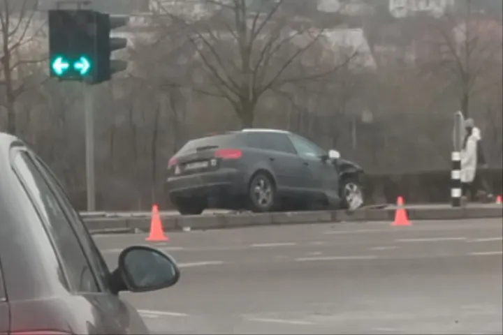 Avarija Karaliaus Mindaugo prospekte / Skaitytojų nuotr.