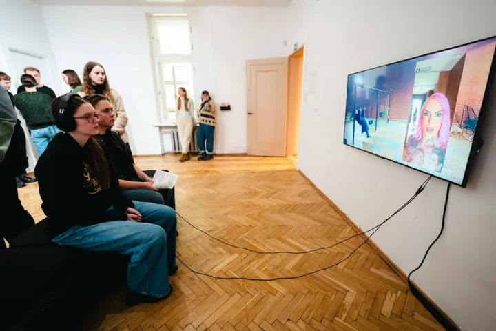 Grupinė menininkų paroda „Vakar, šiandien ir rytoj“ Kauno menininkų namų galerijoje / V. Mantrimo nuotr.&nbsp;