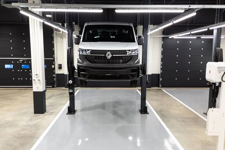 „Sostena“ automobilių salonas Kaune / Organizatorių nuotr.
