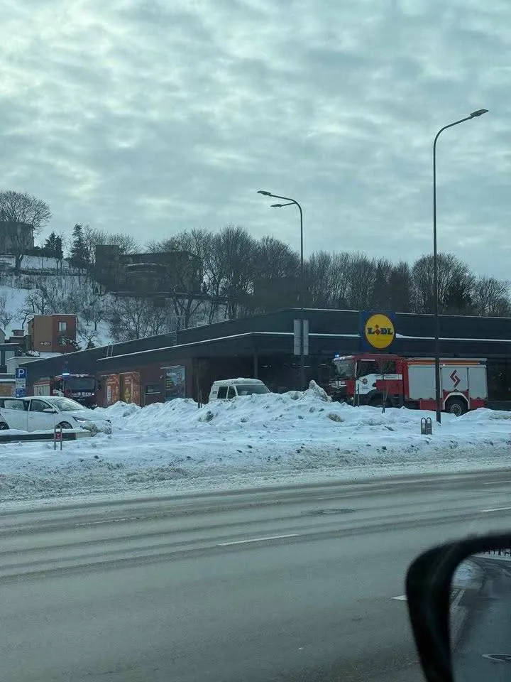 Tarnybų sujudimas Jonavos gatvėje