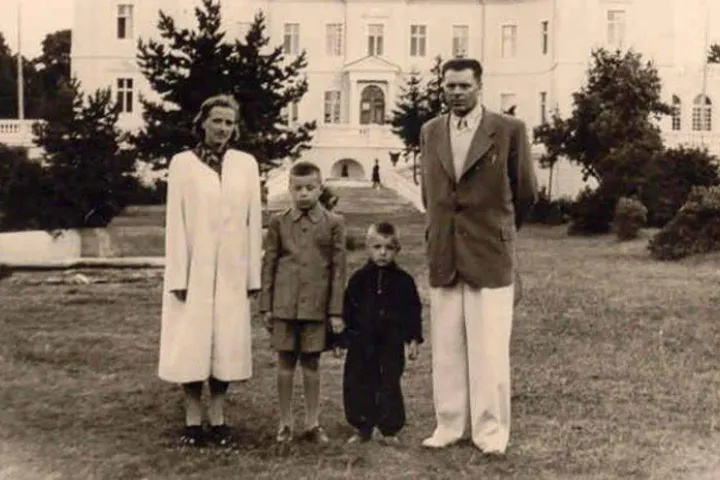 J. Kupčinskas su šeima / Šeimos archyvo nuotr.