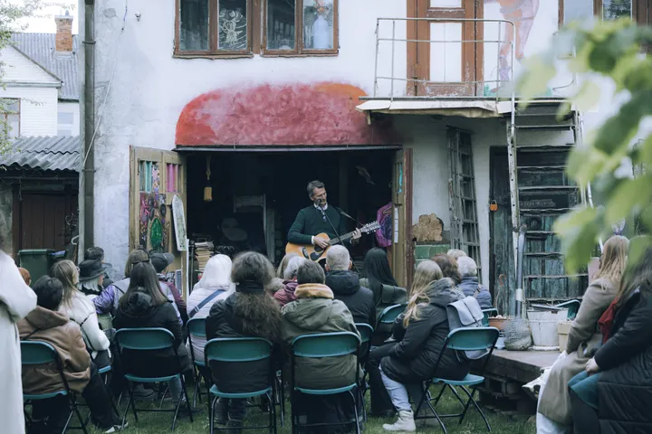 Netikėti netikėtų vietų skaitymai 2025 metais / Ąžuolyno bibliotekos nuotr.